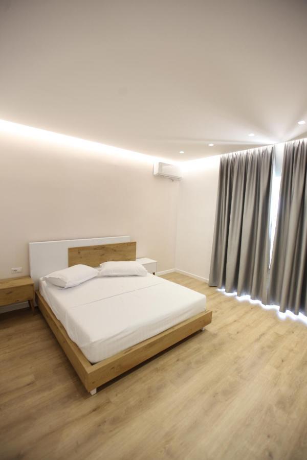 Sea Breeze Villa Sarandë Exterior foto