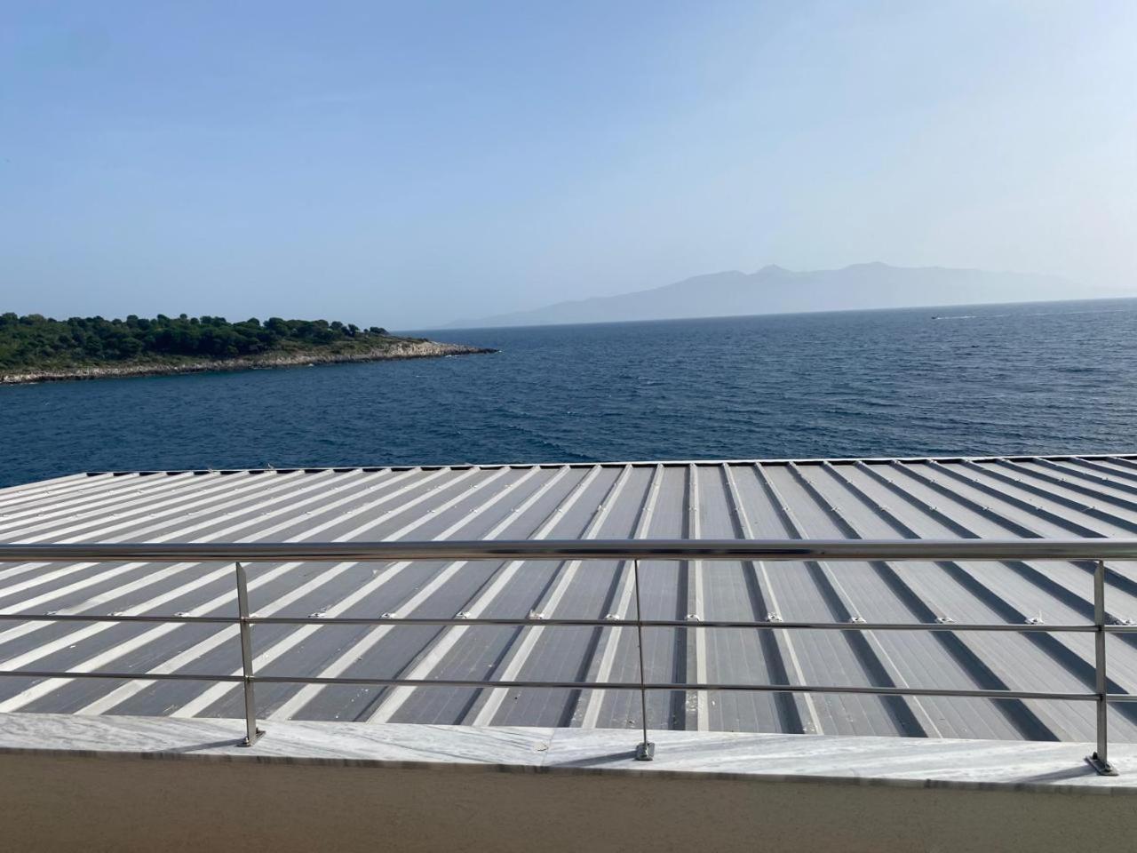 Sea Breeze Villa Sarandë Exterior foto