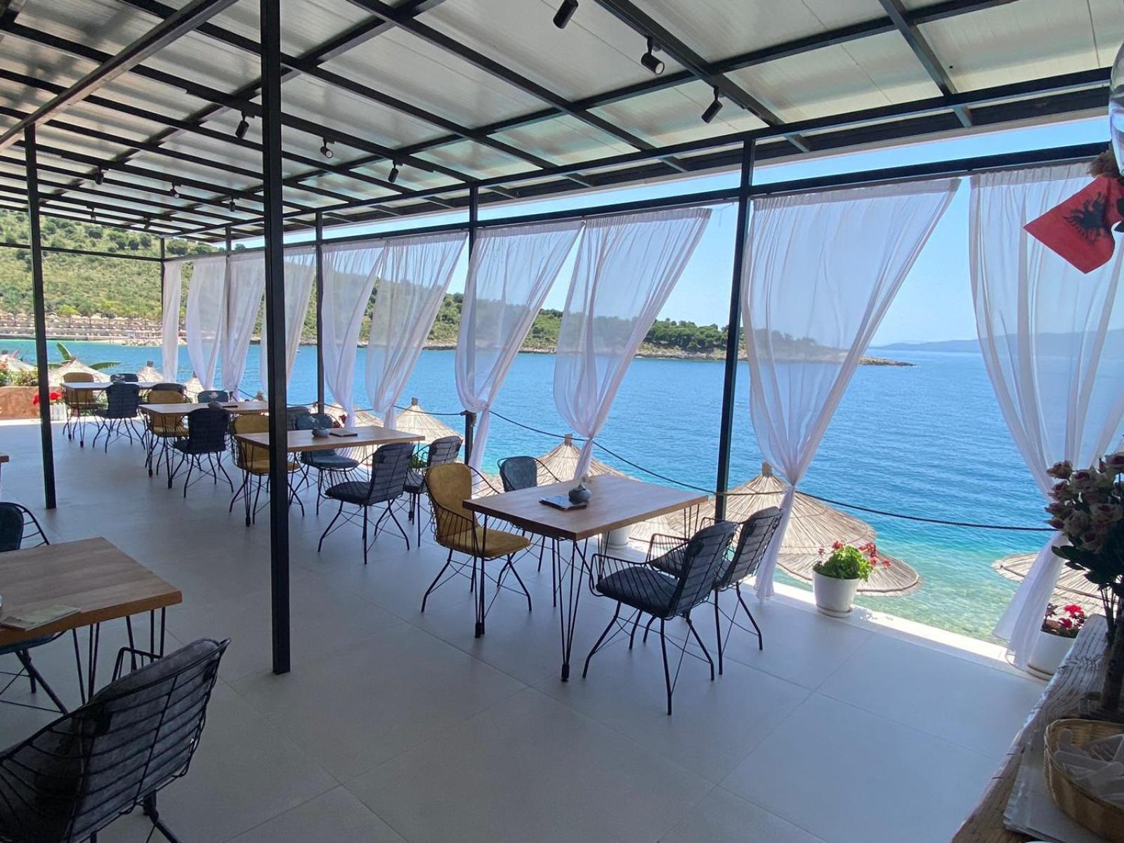Sea Breeze Villa Sarandë Exterior foto