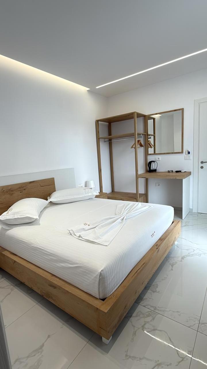 Sea Breeze Villa Sarandë Exterior foto