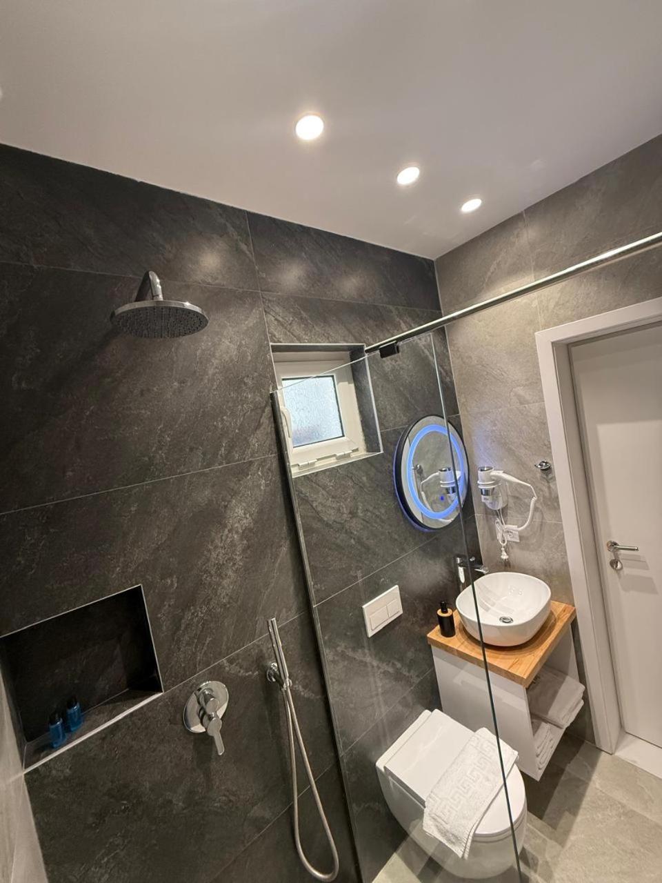 Sea Breeze Villa Sarandë Exterior foto